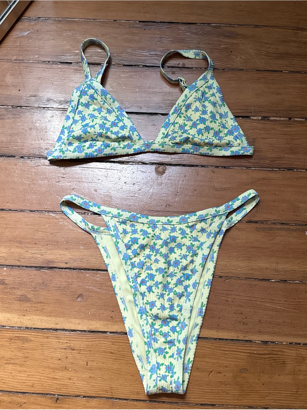 NEVER WORN Yellow Floral Ribbed Bikini Set - Triangle Top & High Cut Bottoms